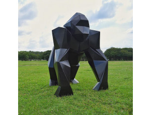 Полигональная скульптура горилла.